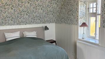 3 bedrooms, iron/ironing board, WiFi