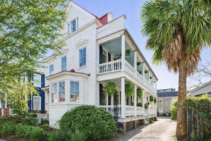 Exterior - Sweetgrass House | Verdana | 1BR in Downtown Charleston! (Charleston)