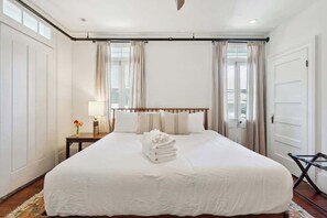 2 bedrooms, iron/ironing board, travel cot, WiFi - Sweetgrass House | Historic Gem w/ Charming Porch! (Charleston)