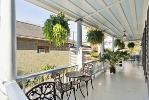 Outdoor dining - Sweetgrass House | Historic Gem w/ Charming Porch! (Charleston)