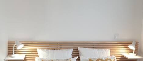 3 عدّة غرف نوم ومكتب ومكواة/لوح كي وسرير سفر