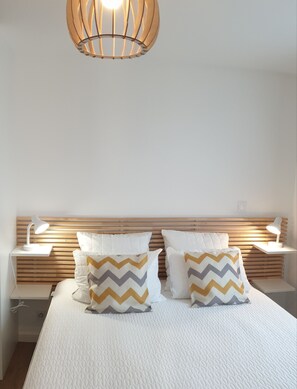 3 Schlafzimmer, Schreibtisch, Bügeleisen/Bügelbrett, Reisekinderbett