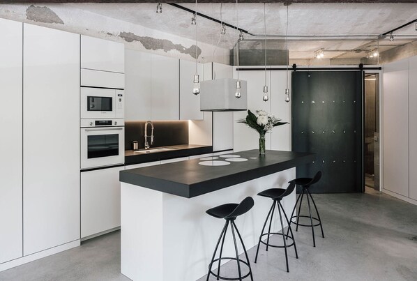 Fridge, microwave, oven, dishwasher