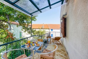 Family Apartment, Multiple Bedrooms (Old Bay Leave Town Apartment) | Outdoor dining - Old Bay Leave Town Apartment (Mali Losinj)