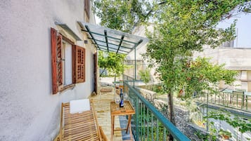 Family Apartment, 2 Bedrooms, Balcony (Old Bay Leave Town Apartment) | Terrace/patio
