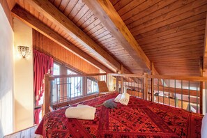 Luxe appartement, meerdere slaapkamers (La Casa di Camus) | 1 slaapkamer, beddengoed