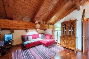 奢华公寓, 1 ��间卧室 (La Casa di Camus) | 客厅 | 21-英寸纯平电视（配备数码频道）、电视、游戏机