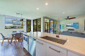 Interior - The Best Condo in Wailea Ekahi Village! (Kihei)