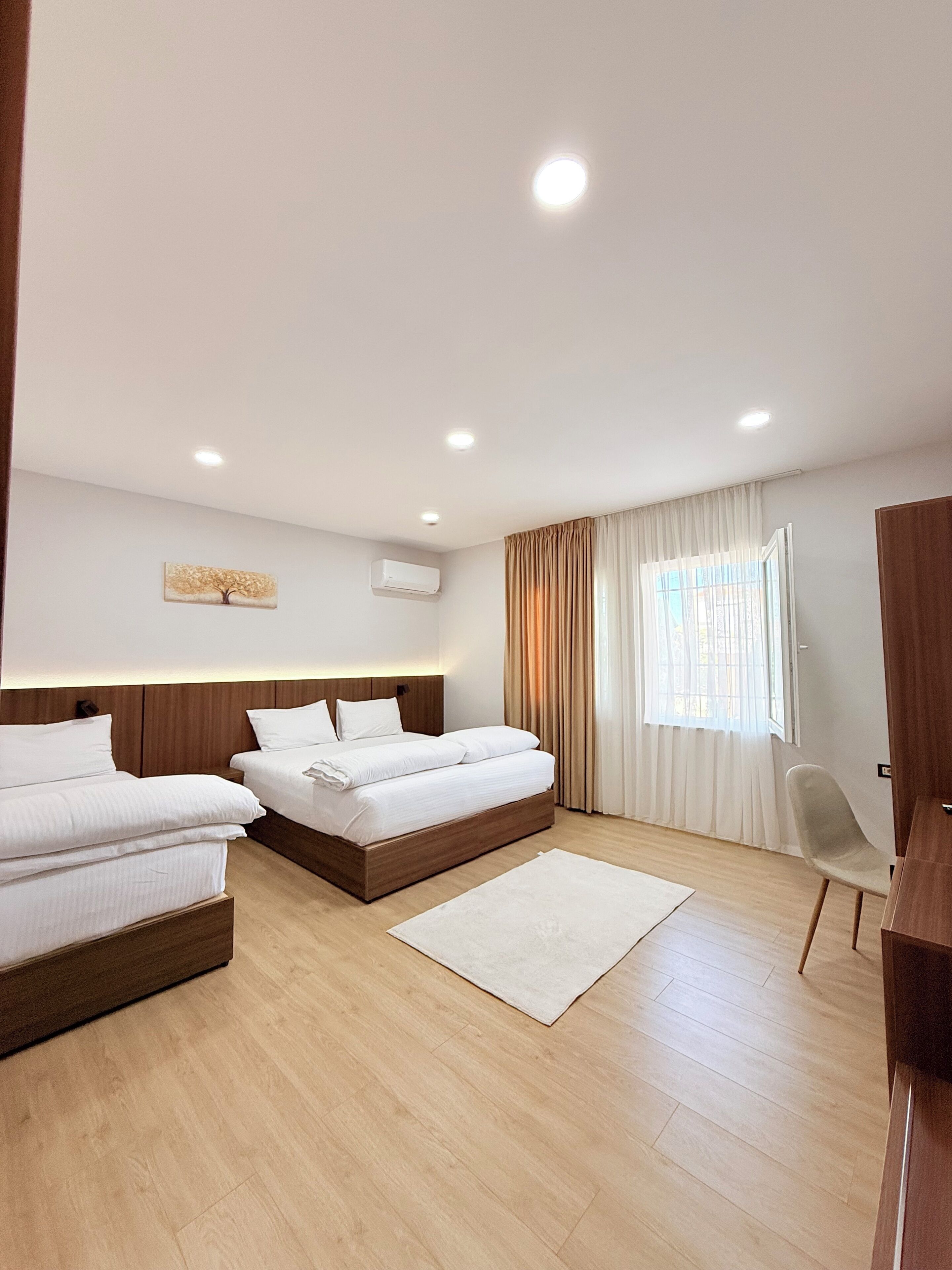 Comfort Double or Twin Room | Desk, laptop workspace, soundproofing