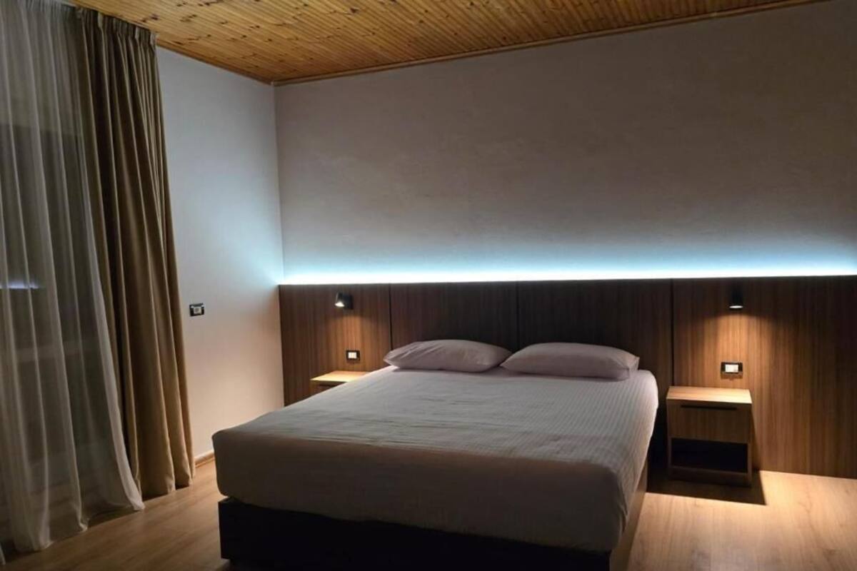 Comfort Double or Twin Room | Desk, laptop workspace, soundproofing