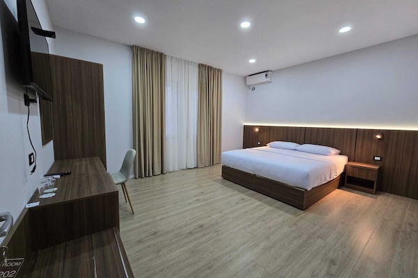 Comfort kamer, 1 twee- of 2 eenpersoonsbedden | Een bureau, een laptopwerkplek