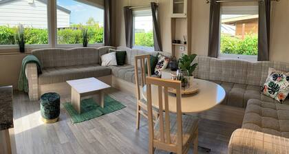 Luxuriöses 6-Personen-Chalet auf dem Camping- & Beachresort Julianahoeve