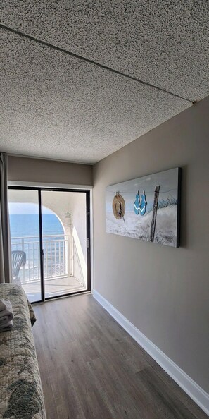 Interior - Oceanfront Efficiency Tides 1106 (Myrtle Beach)
