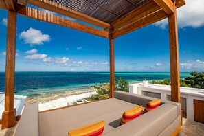 Property grounds - Beach Side Villa to Rent in Providenciales (Providenciales)
