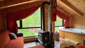 Loftsleilighet – honeymoon, peis, fjellutsikt
