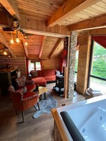 Penthouse - smekmånad - eldstad - utsikt mot bergen | Egyptiska bomullslakan, sängtillbehör av högsta kvalitet och duntäcken