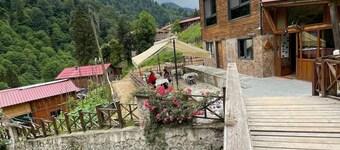 อายเดอร์ พาราไดซ์ โอเทล