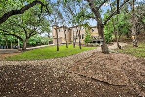 Property grounds - Hill Country Hideaway (Austin)