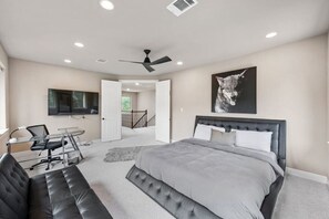 4 bedrooms, desk, iron/ironing board, WiFi - Hill Country Hideaway (Austin)