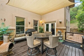 屋外ダイニングエリア