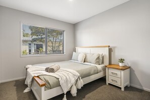 3 chambres, fer et planche à repasser, Wi-Fi, literie fournie