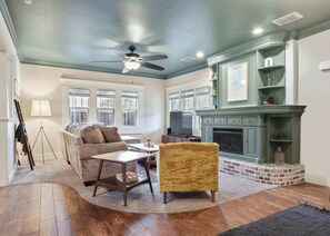 Unclassified image, 5 of 50, button