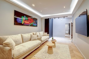 TV, stereo, offices
