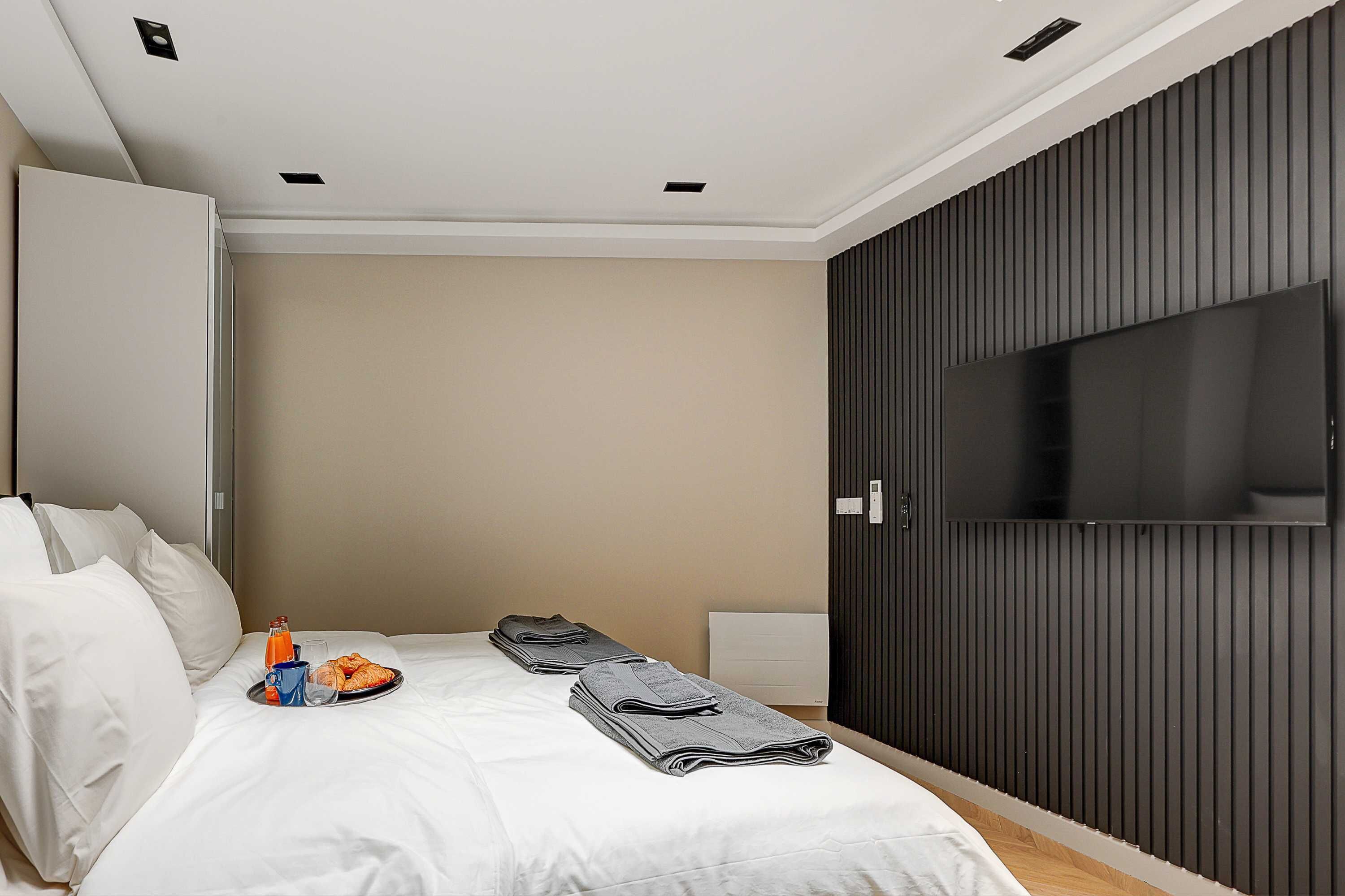 3 chambres, fer et planche à repasser, Wi-Fi, draps fournis