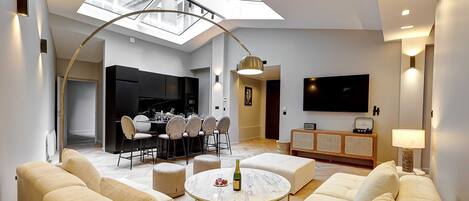 Téléviseur, chaßne audio, bureau