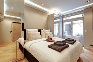 3 chambres, fer et planche à repasser, Wi-Fi, draps fournis