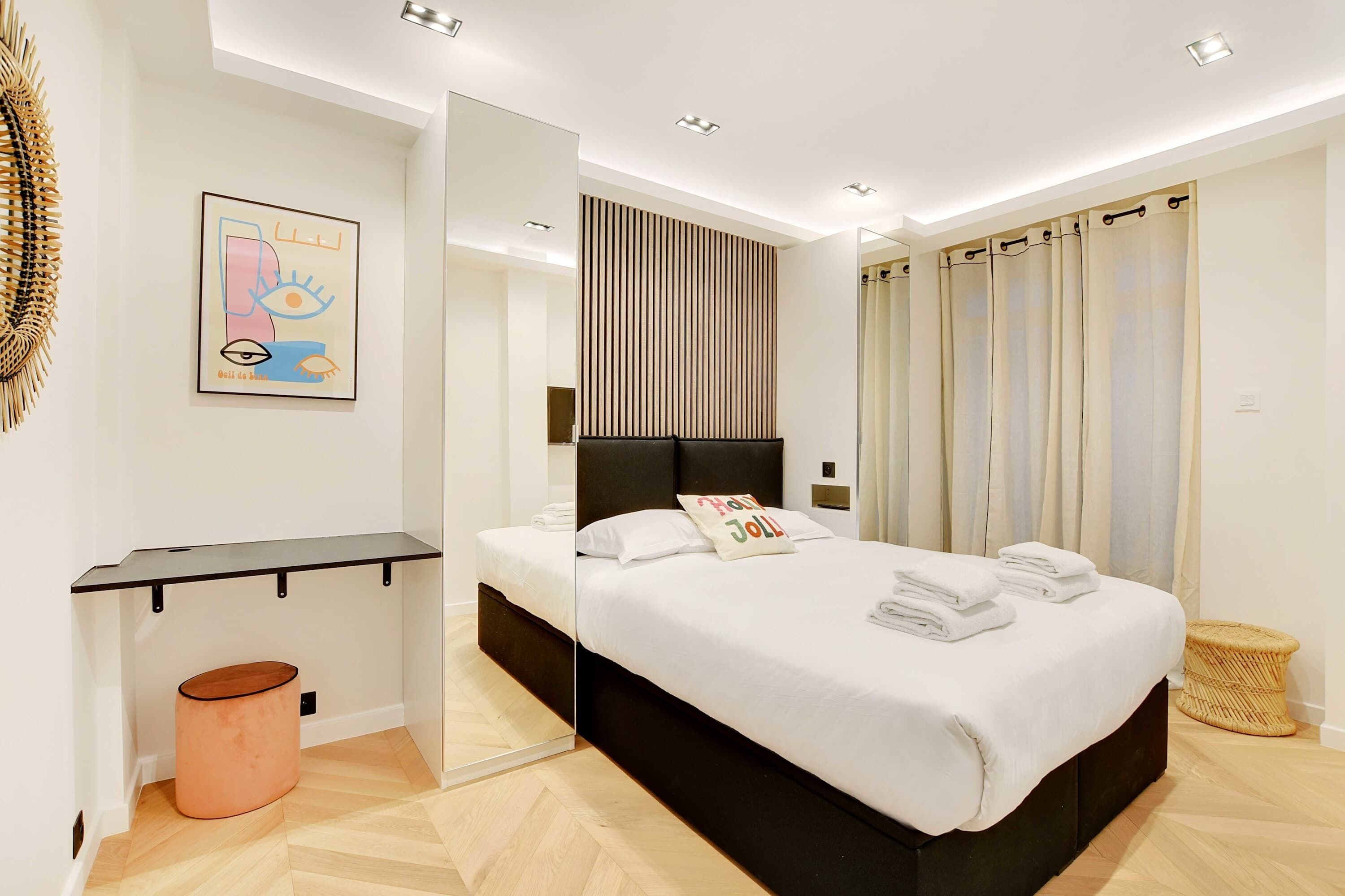 2 bedrooms, iron/ironing board, WiFi, bed sheets
