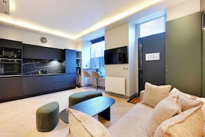 TV, studio