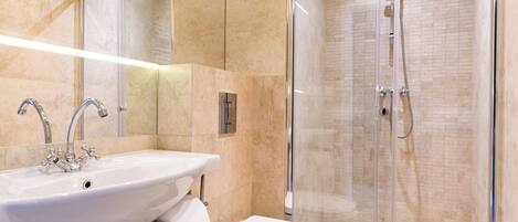 Apartment | Bathroom