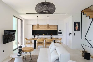 Biệt thự Superior, quang cảnh biển | Bếp riêng | Tủ lạnh, lò vi sóng, lò nướng, bếp nấu 