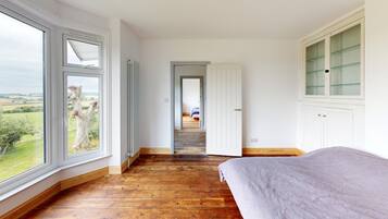 Ferienhaus | 5 Schlafzimmer, Bügeleisen/Bügelbrett, kostenloses WLAN, Bettwäsche