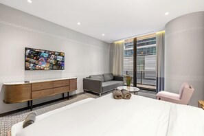 Iron/ironing board, WiFi, bed sheets - Lux Brickell Studio · Rooftop Pool · Walk to Mary Brickell (Miami)
