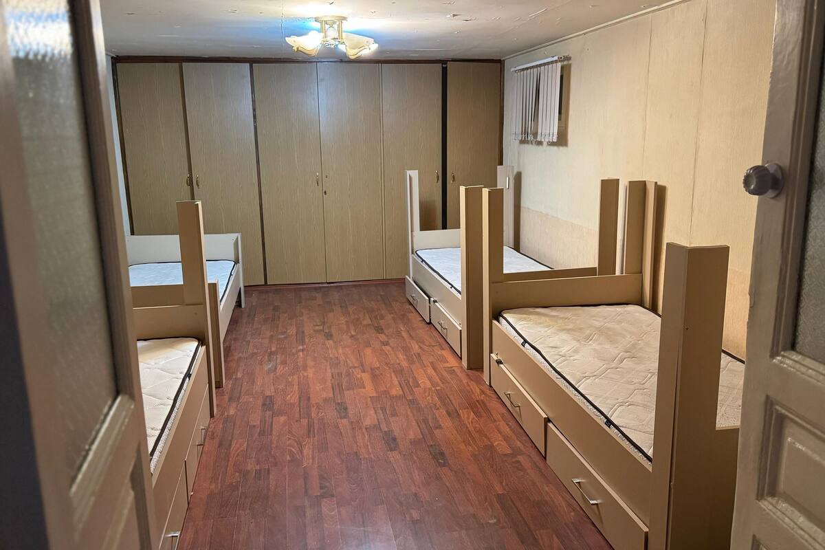 Basic Condo | Premium bedding, soundproofing, free WiFi