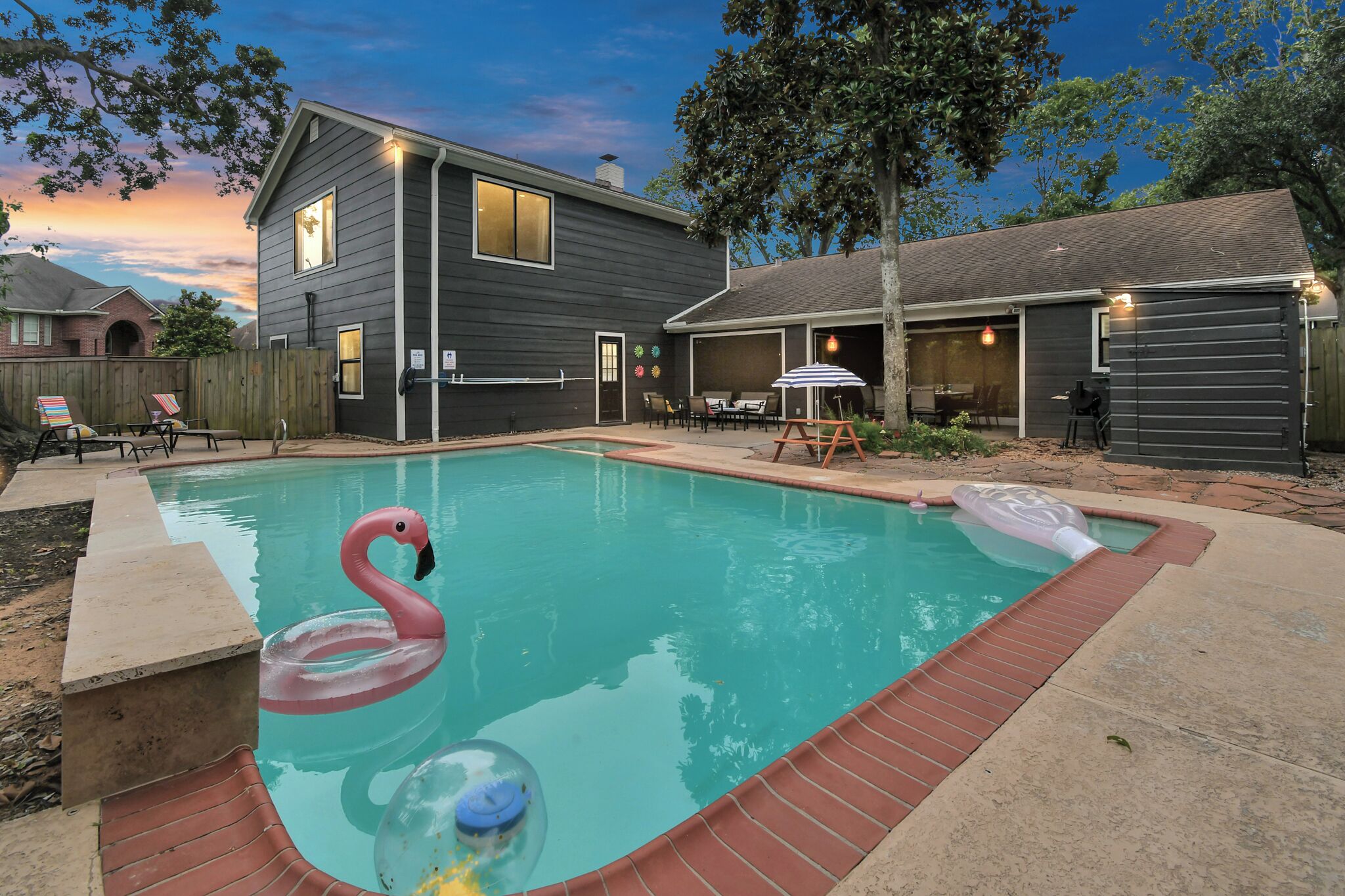 Stunning 8-Bedroom w/ Pool 30 Mins to Downtown SCL
