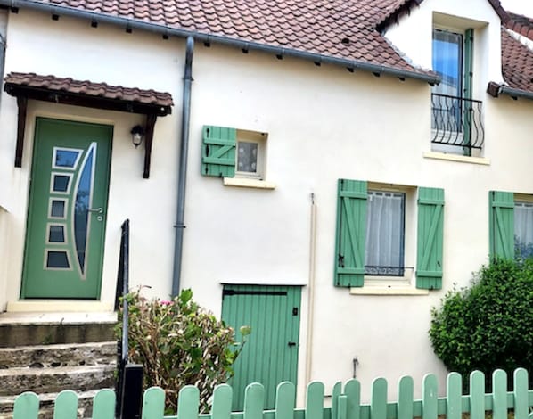 Exterior detail - Charmante Maison en Plein Coeur du Vexin, Idéal Pour les Familles (Drocourt)