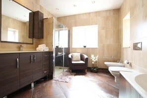 Bathroom - London Family Home-amazing Garden (London)