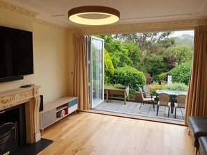 View from property - London Family Home-amazing Garden (London)