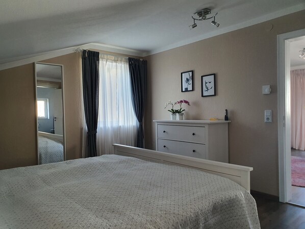 2 chambres, Wi-Fi gratuit, draps fournis