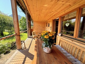 Outdoor dining - Kitzcharme Penthouse Ski & Golf by Belle-stay (Kitzbühel)