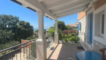 Eight Bedroom Villa with Private Pool | Balcony