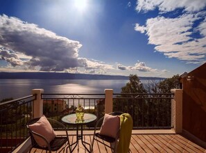 Eight Bedroom Villa with Private Pool | Dining room
