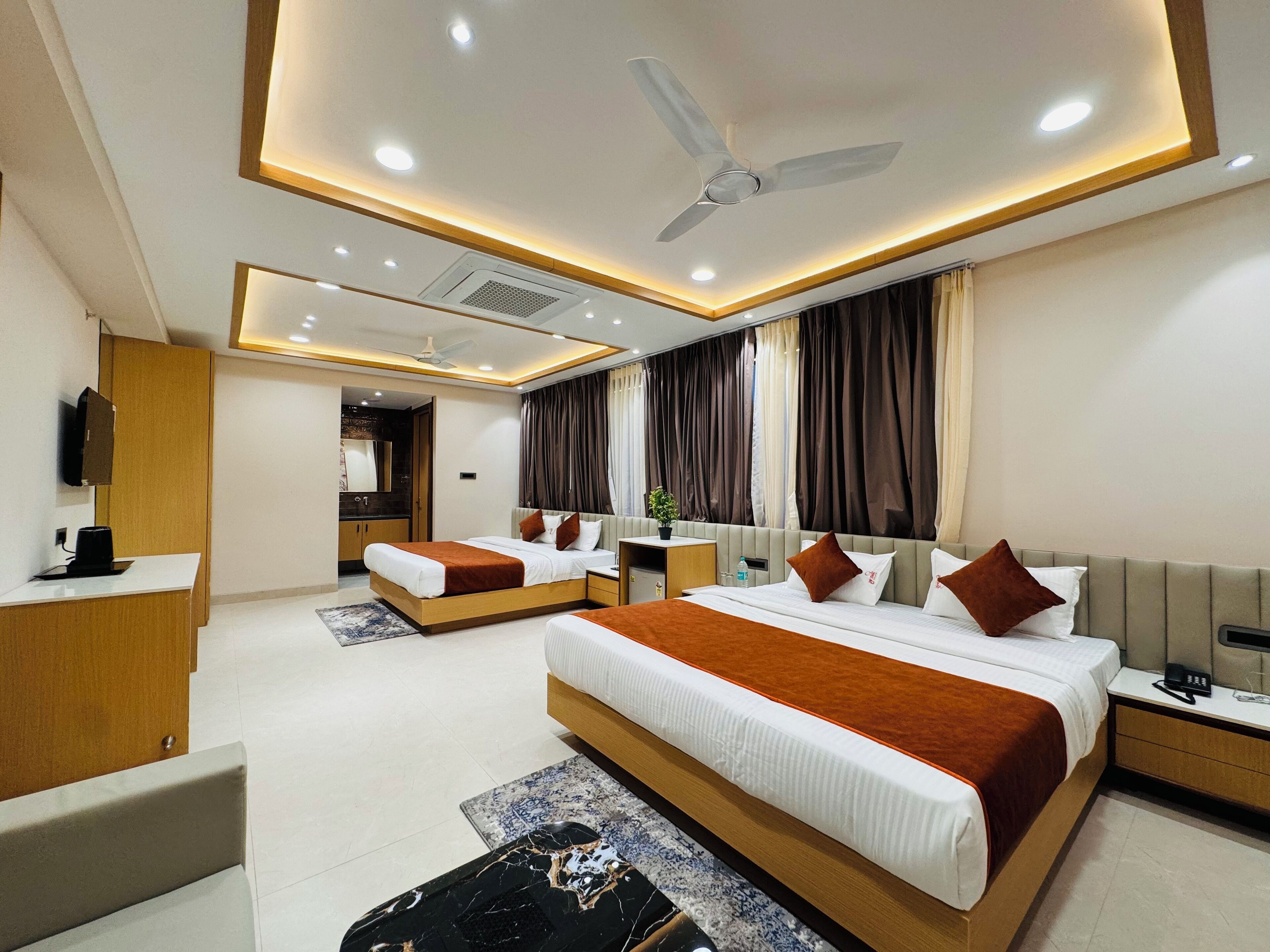 Deluxe Quadruple Room | Free WiFi, bed sheets, wheelchair access