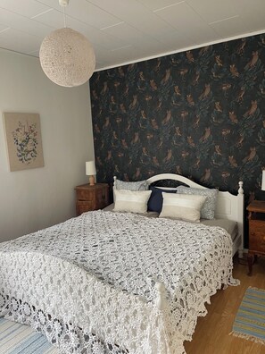 3 chambres, fer et planche à repasser, Wi-Fi, draps fournis