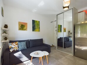 Living room - Studio for Remote Work by Renters (Warsaw)