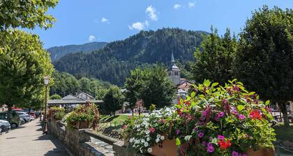 Appartement Calme au Centre de Beaufort - Balcon, Parking, Proche Commodités et Stations de Ski