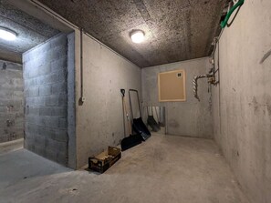 Interior - Cozy Apartment in Beaufort Center – Perfect for 2/3 Guests, Near Amenities & Free Shuttle (Beaufort)